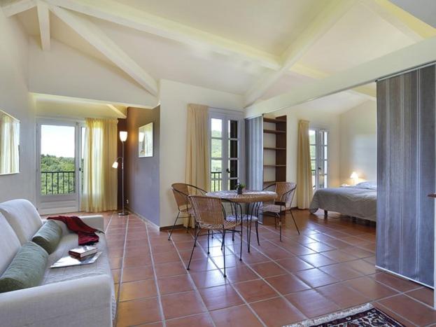 スイート, La Palombe