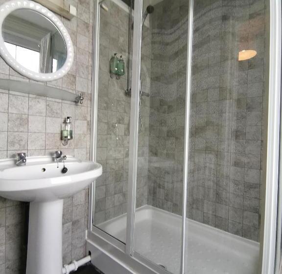 Семейный Номер, Stonehenge Inn & Shepherds Huts