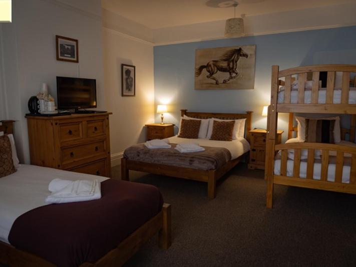 Семейный Номер, Stonehenge Inn & Shepherds Huts