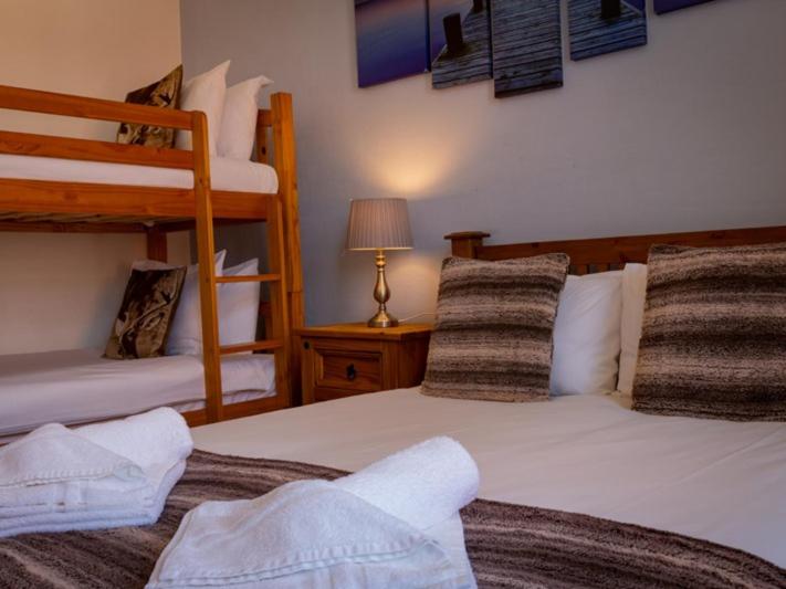 اتاق استاندارد چهار تخته, Stonehenge Inn & Shepherds Huts