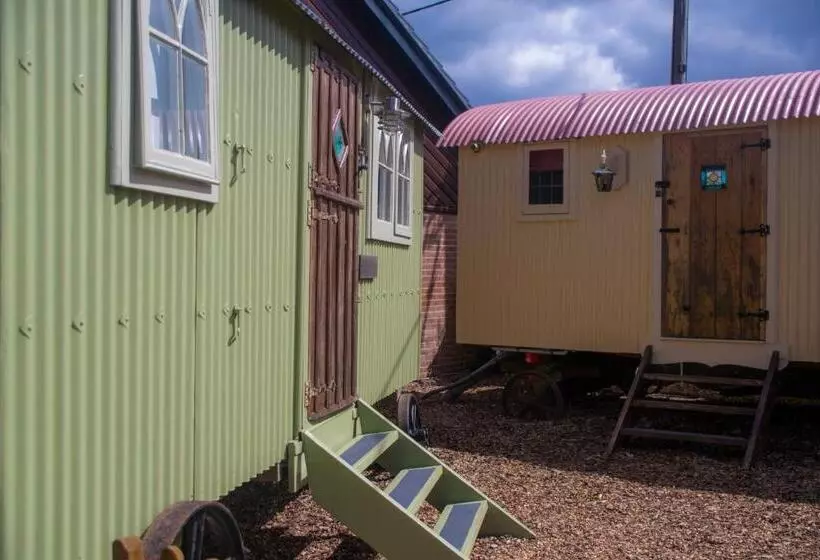Maja/Mökki, Stonehenge Inn & Shepherds Huts