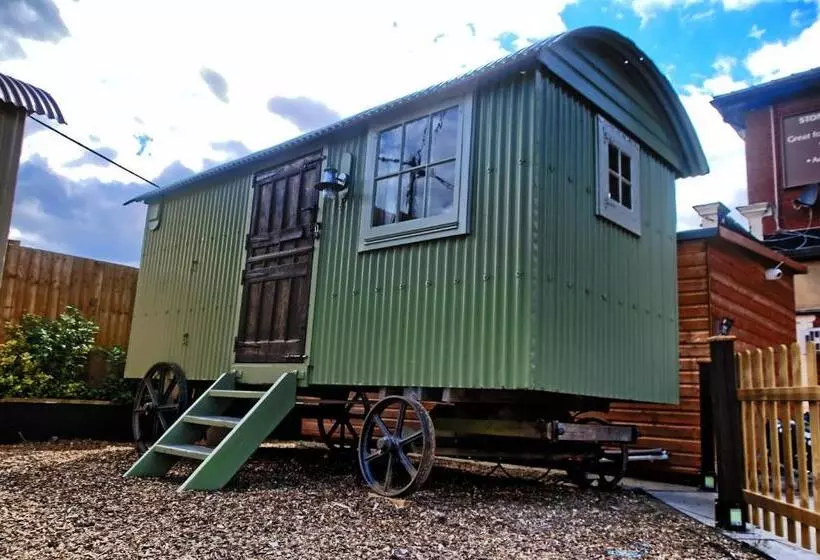 Maja/Mökki, Stonehenge Inn & Shepherds Huts