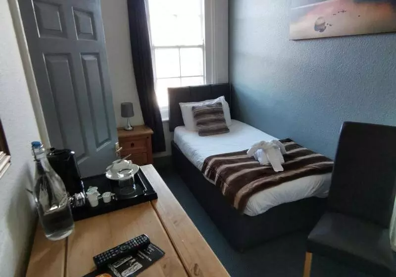 Standard Yhden Hengen Huone, Stonehenge Inn & Shepherds Huts