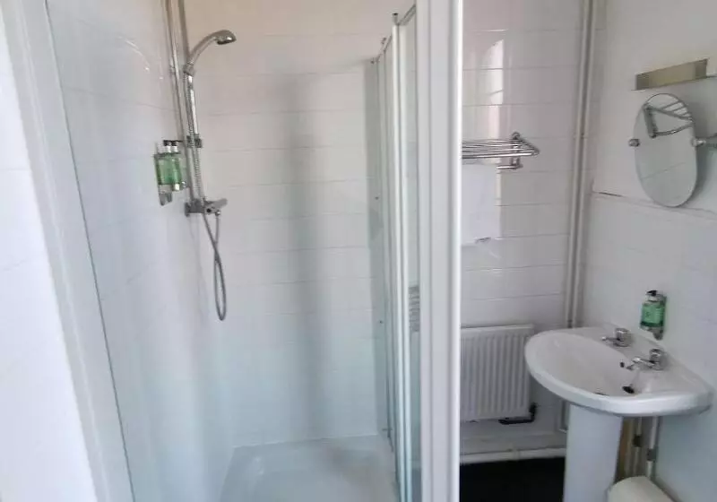 Standard Yhden Hengen Huone, Stonehenge Inn & Shepherds Huts