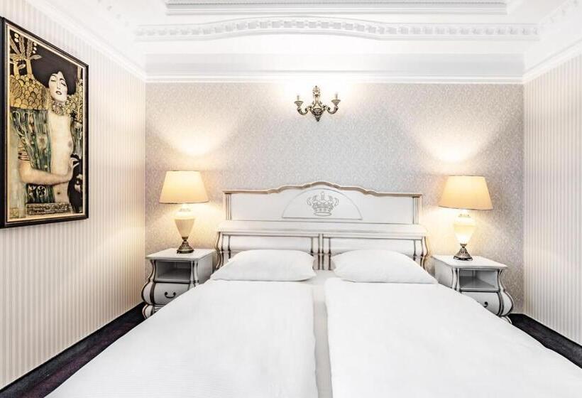 Люкс Сеньор, Windsor W Jachrance