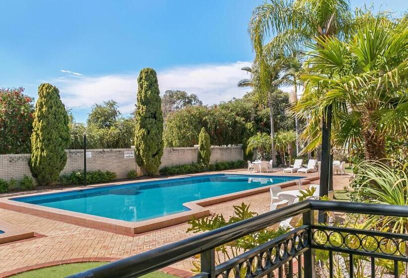 סוויטה, Great Eastern Motor Lodge