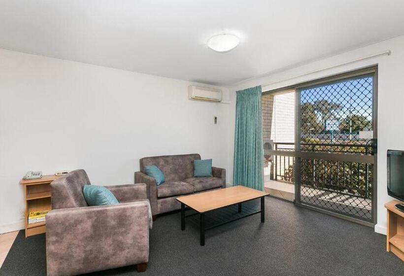 סוויטה, Great Eastern Motor Lodge