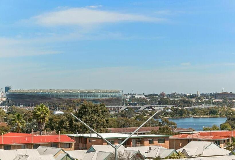 סוויטה, Great Eastern Motor Lodge