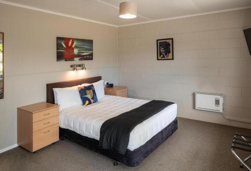 标准工作室, U Studios Masterton