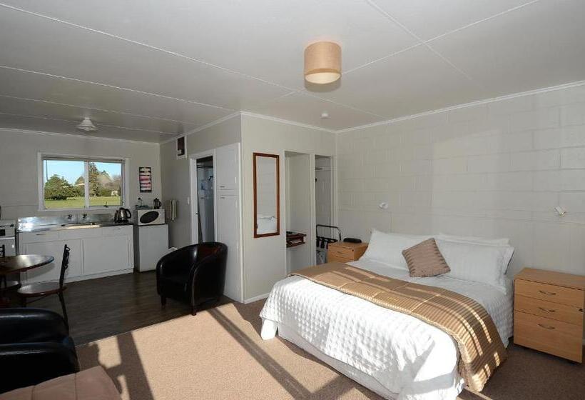 标准工作室, U Studios Masterton