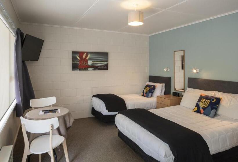 标准工作室, U Studios Masterton