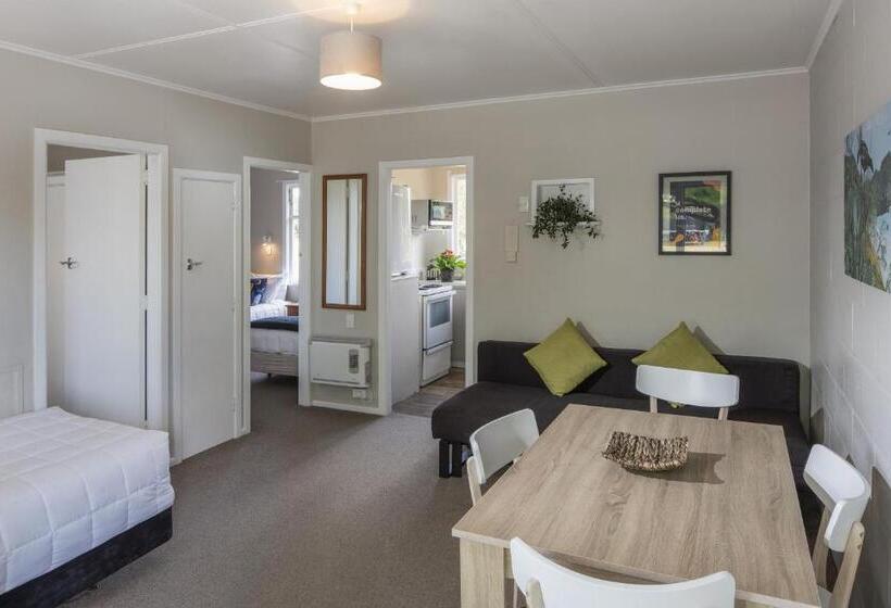 带2个卧室的公寓, U Studios Masterton