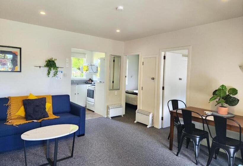 带2个卧室的公寓, U Studios Masterton