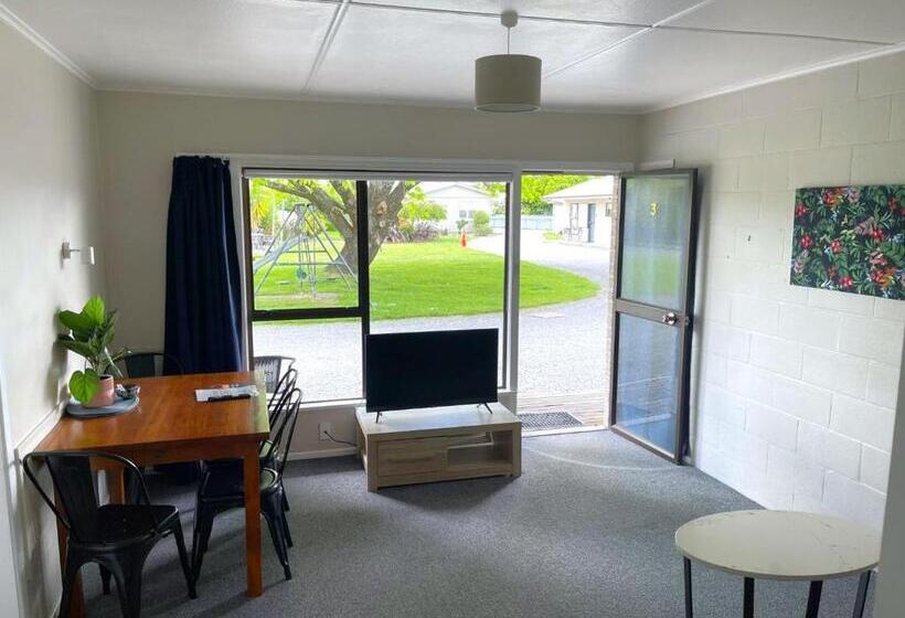 带2个卧室的公寓, U Studios Masterton