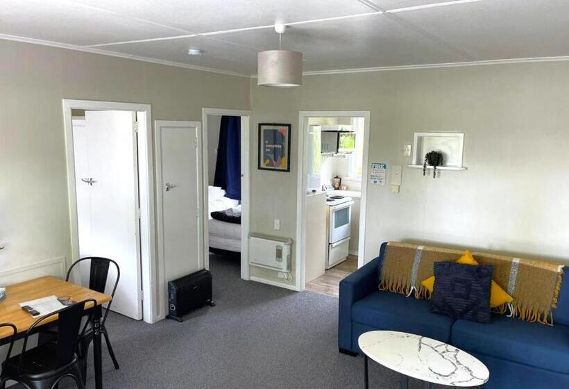 带2个卧室的公寓, U Studios Masterton