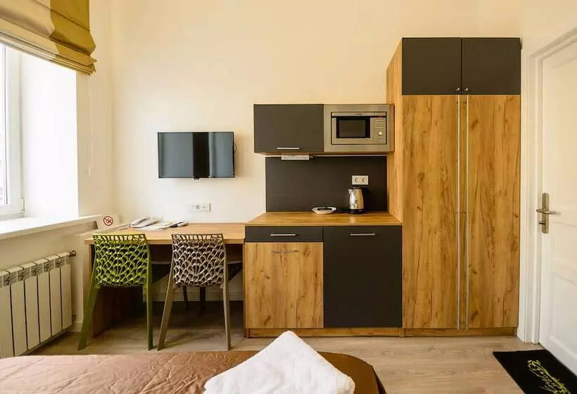 Standard-huone Kaupunkinäkymä, Partner Guest House Baseina