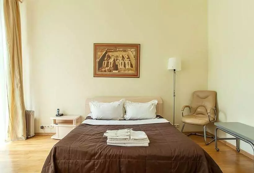 Standard-studio, Partner Guest House Baseina