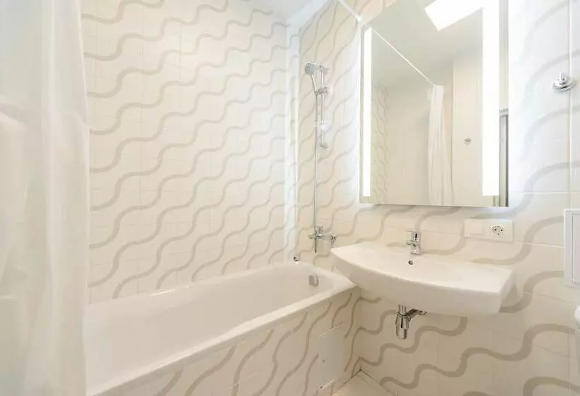 Standard-studio Kaupunkinäkymä, Partner Guest House Baseina