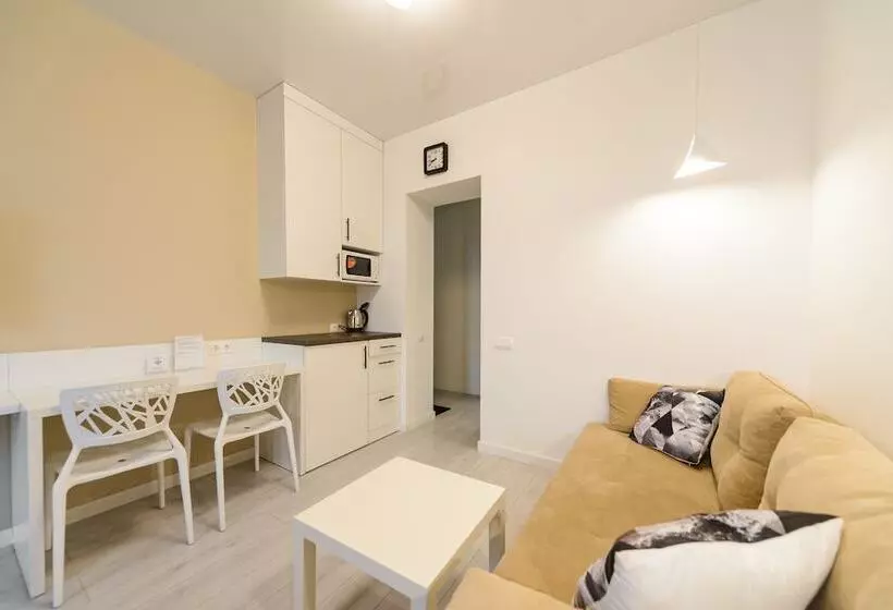 Standard-studio Kaupunkinäkymä, Partner Guest House Baseina