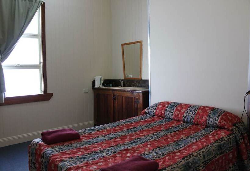 غرفة أساسية حمام مشترك, Brisbane Manor