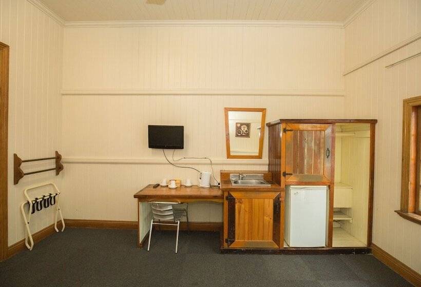 غرفة أساسية حمام مشترك, Brisbane Manor