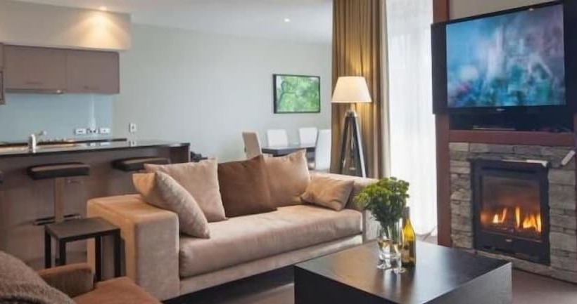דירת שלושה חדרים, Queenstown Village Apartments