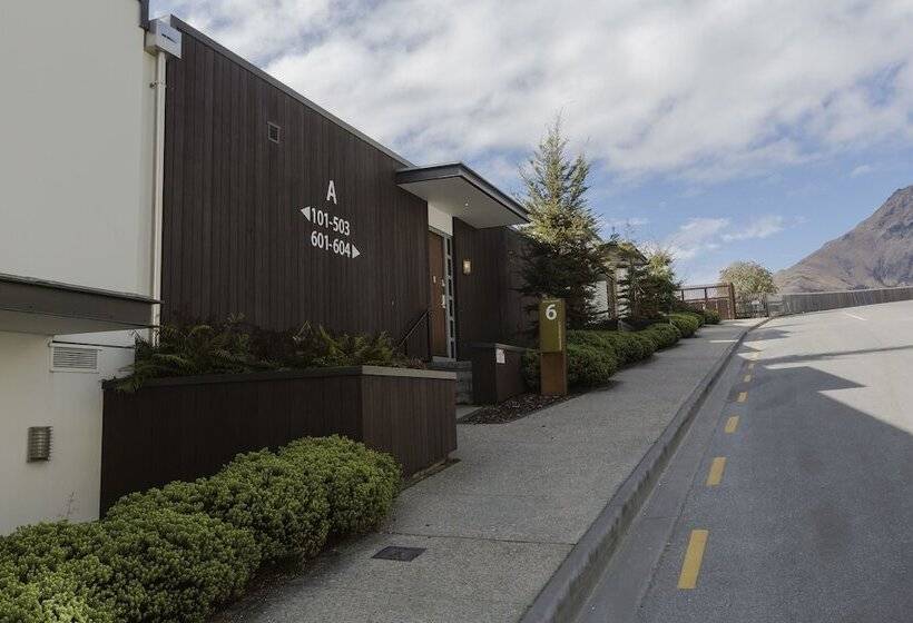 Apartamento 4 Dormitórios, Queenstown Village Apartments