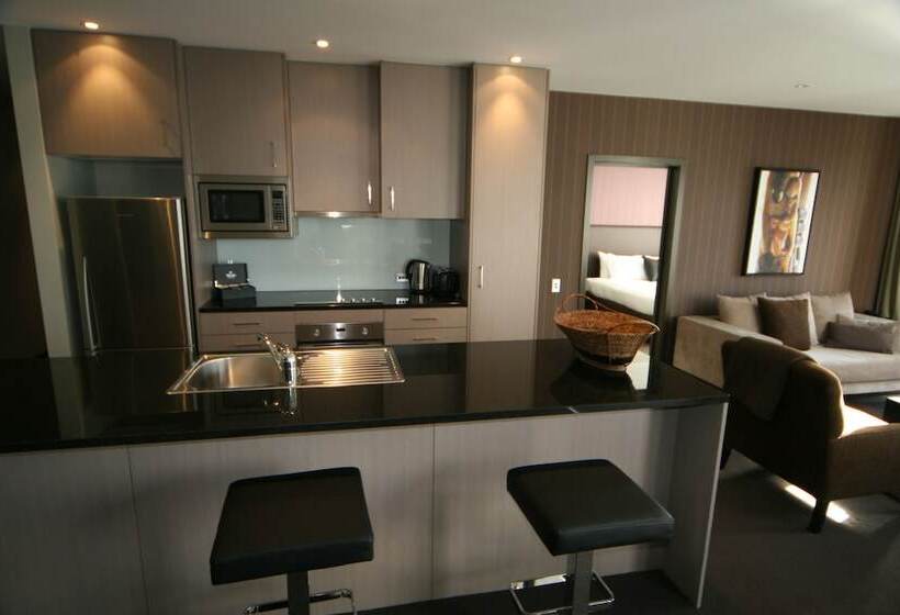 דירת 4 חדרים, Queenstown Village Apartments