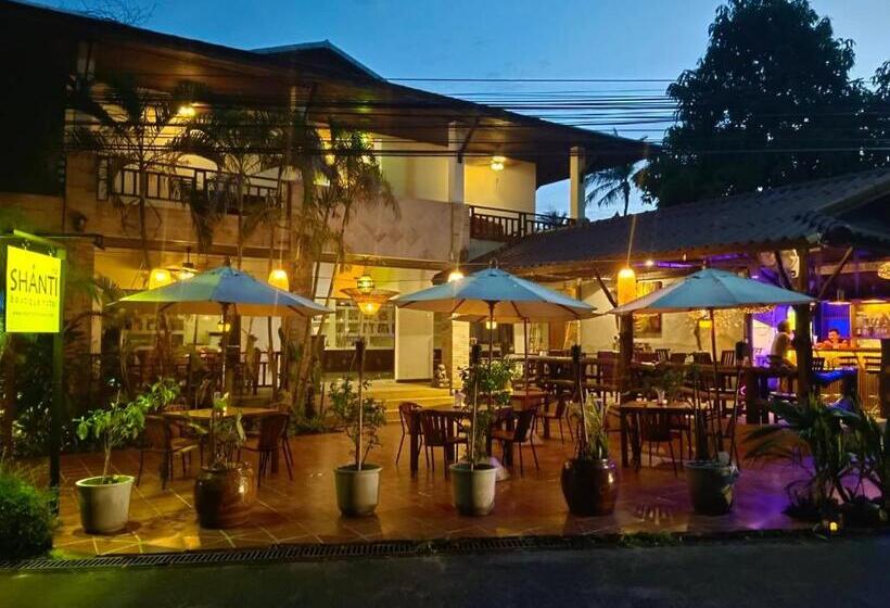 Standardrum, Shanti Boutique