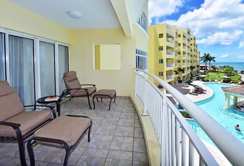 2 Bedrooms Suite Sea View, The Villas At Simpson Bay Resort