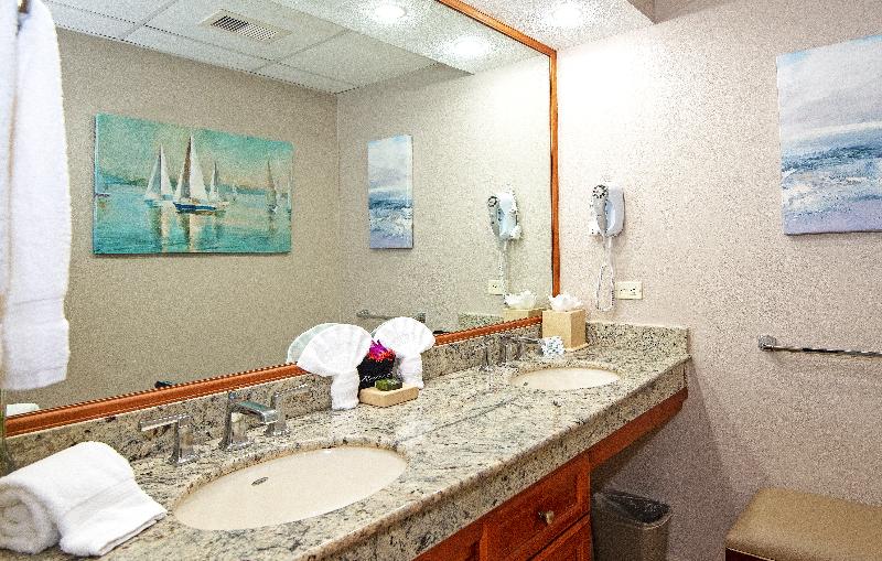 سوییت با چشمانداز دریا, The Villas At Simpson Bay Resort