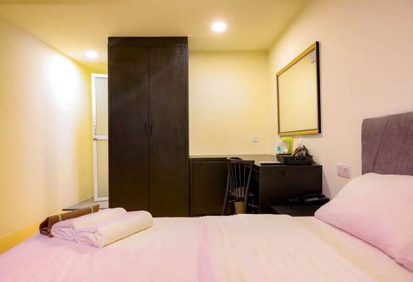 חדר סופריור, Bishop