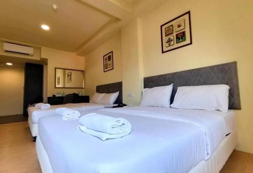 חדר דלוקס לארבעה, Bishop