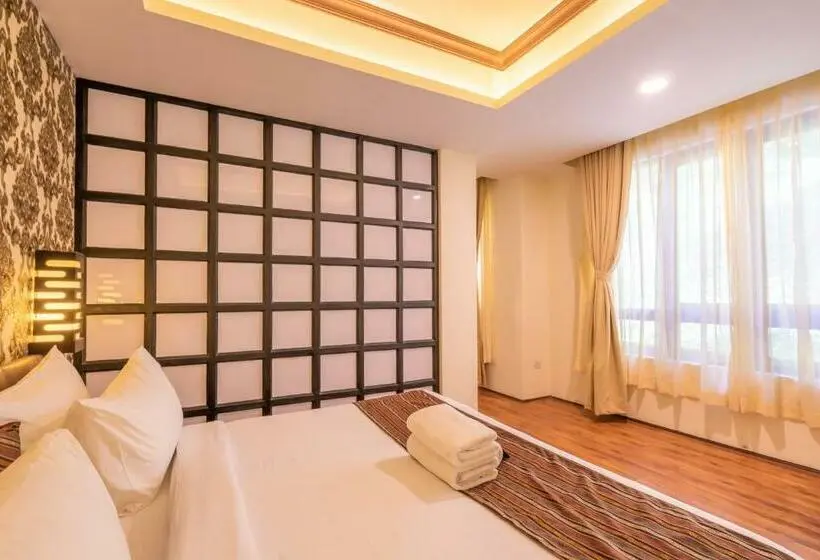 سوئیت با تخت بزرگ, Shinkham Grand