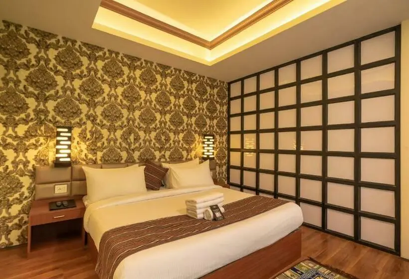 سوئیت با تخت بزرگ, Shinkham Grand