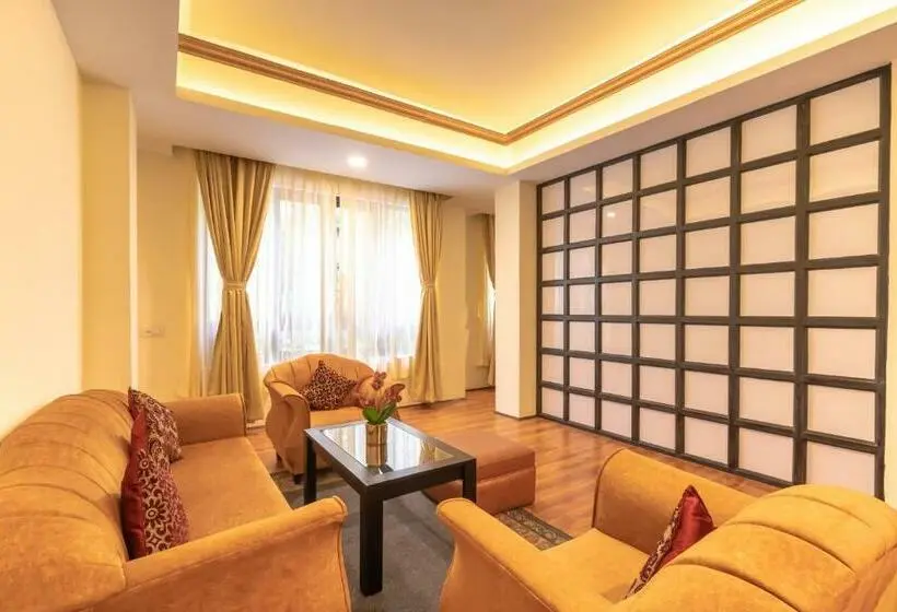 سوئیت با تخت بزرگ, Shinkham Grand