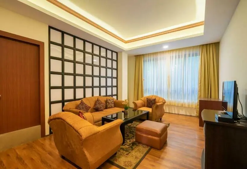 سوئیت با تخت بزرگ, Shinkham Grand