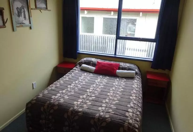 バス共有のスタンダードルーム, Glow Worm Accommodation