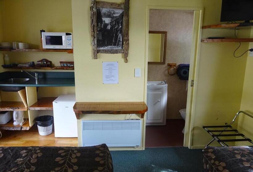 スタンダードルーム, Glow Worm Accommodation