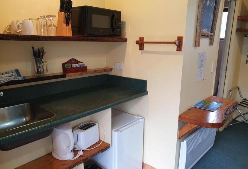 Номер Стандарт, Glow Worm Accommodation
