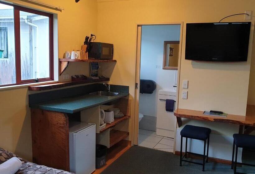 ファミリールーム, Glow Worm Accommodation