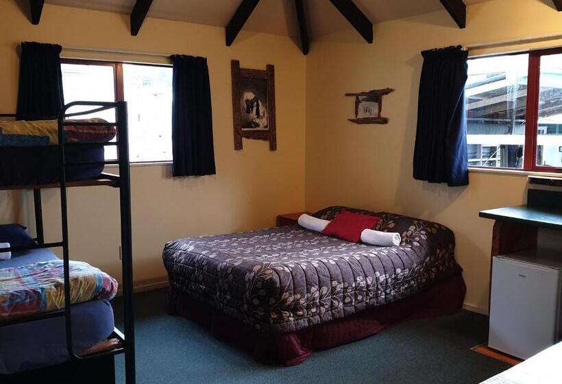 ファミリールーム, Glow Worm Accommodation