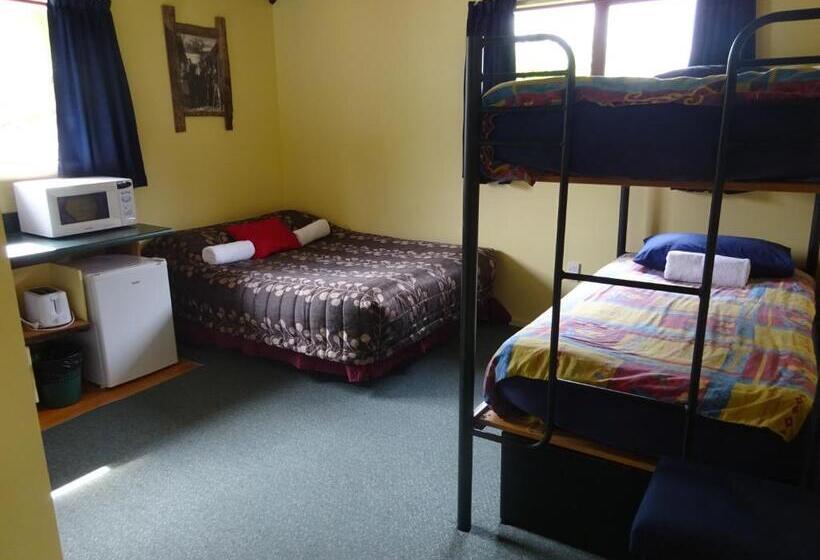 ファミリールーム, Glow Worm Accommodation