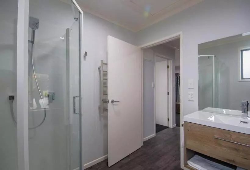 Huoneisto 1 Makuuhuone, Antonio Mews Motel