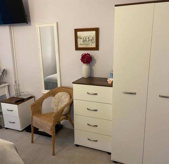 Люкс Deluxe Кровать Кинг, Nythfa Guest House