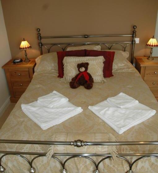 جناح عائلي, Queens Head