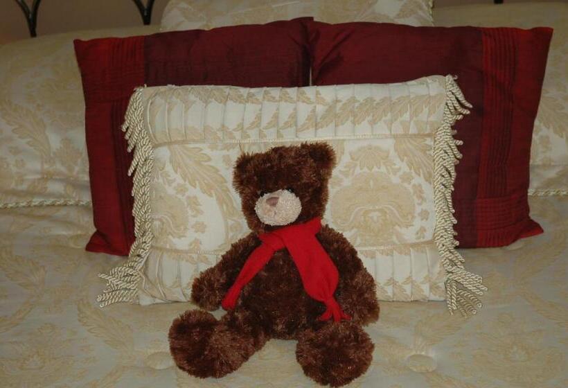 جناح عائلي, Queens Head