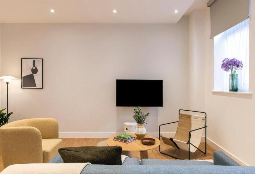 דירת שני חדרים, Cove Minshull Street