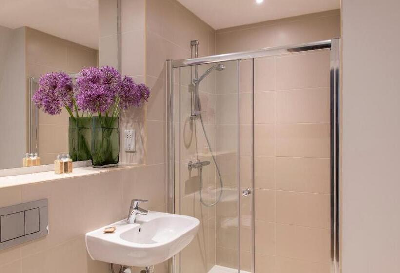 חדר סטודיו סטנדרד, Cove Minshull Street