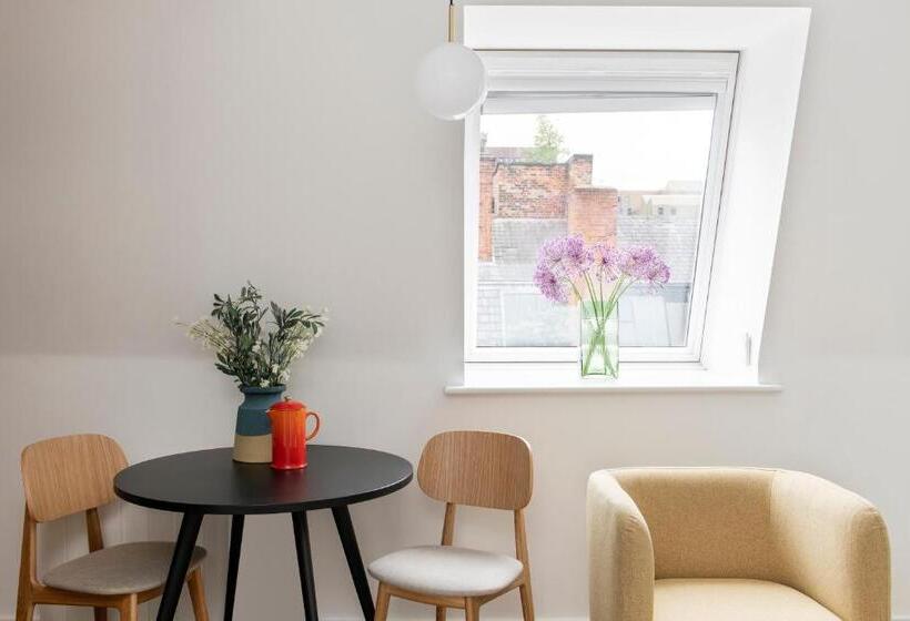 חדר סטודיו סטנדרד, Cove Minshull Street